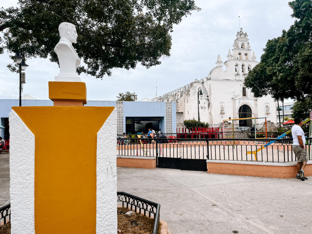 merida streets colorful markets shopping mexico